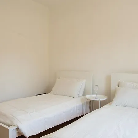 アパート Vistalago カロルツィオコルテ